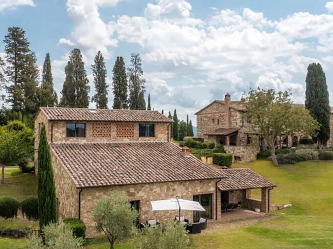 Tuscany Real Estate - Villa Sant'Antonio   - CDC VillaSantAntonio1 Exterior lo res RGB 30 960x960 1 680x510