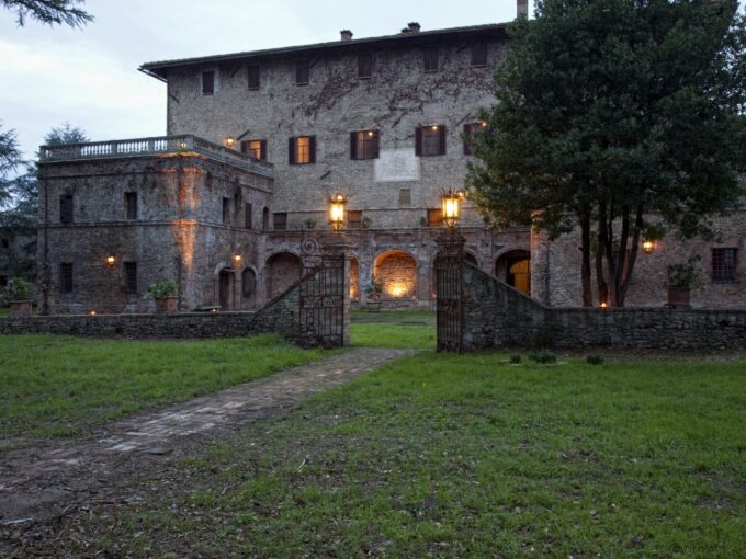 Tuscany Real Estate - Villa Storica   - MG 4088a 1600x1200 1 680x510